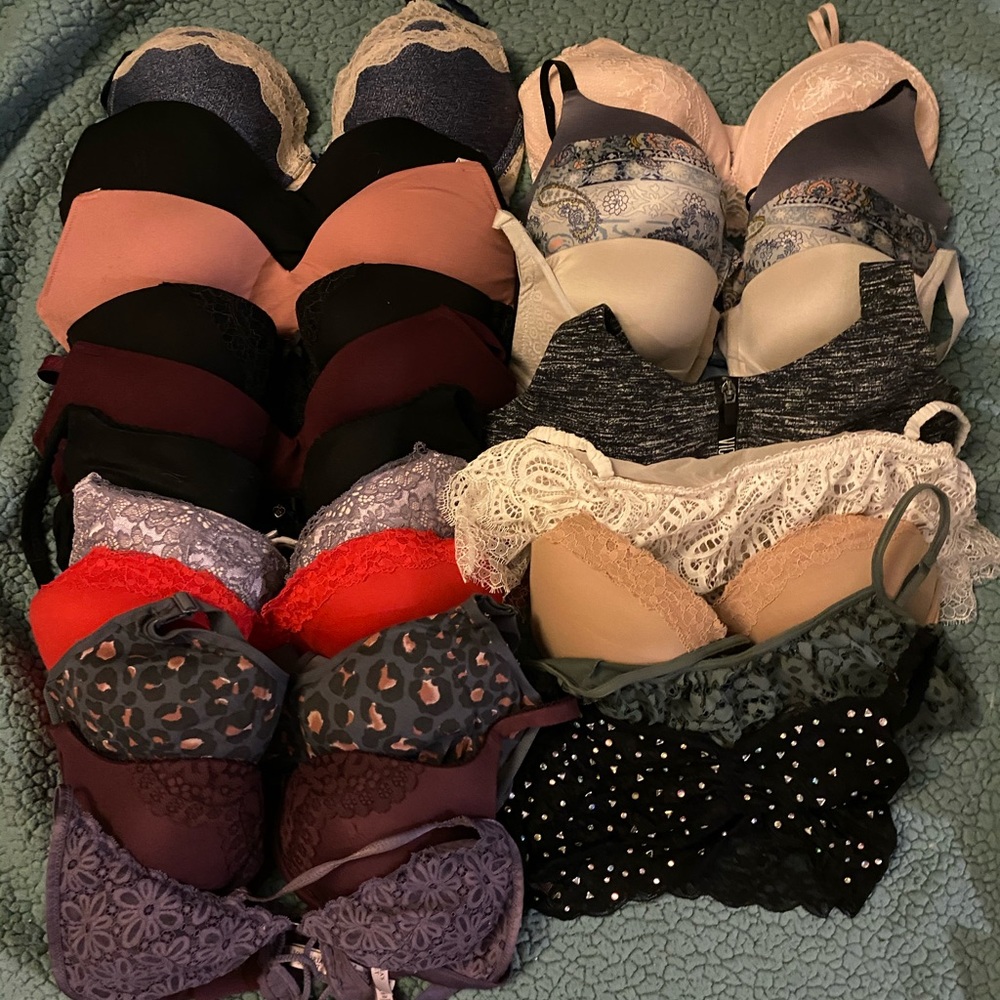 Lot of M Bralettes & 34D Bras (20pc)
